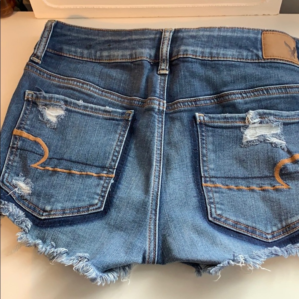 Women’s American eagle jean shorts! - Picture 2 of 2